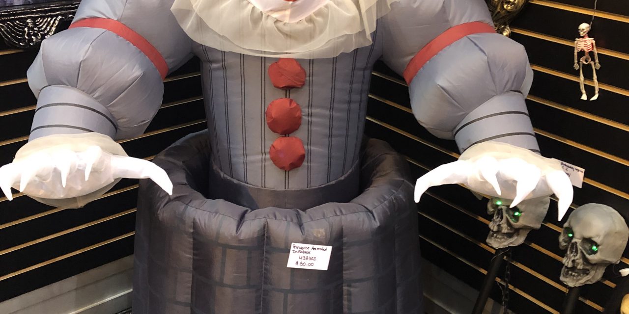 New For 2020: Pennywise Animated Inflated Prop | AnimatronicHalloween.com