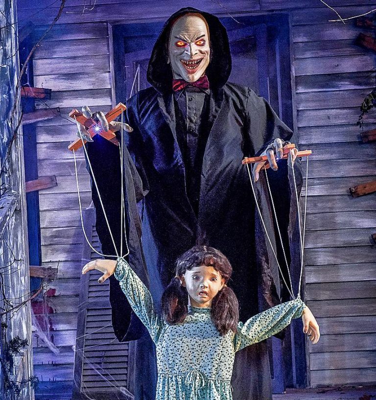 Spirit Halloween maestro animatronic