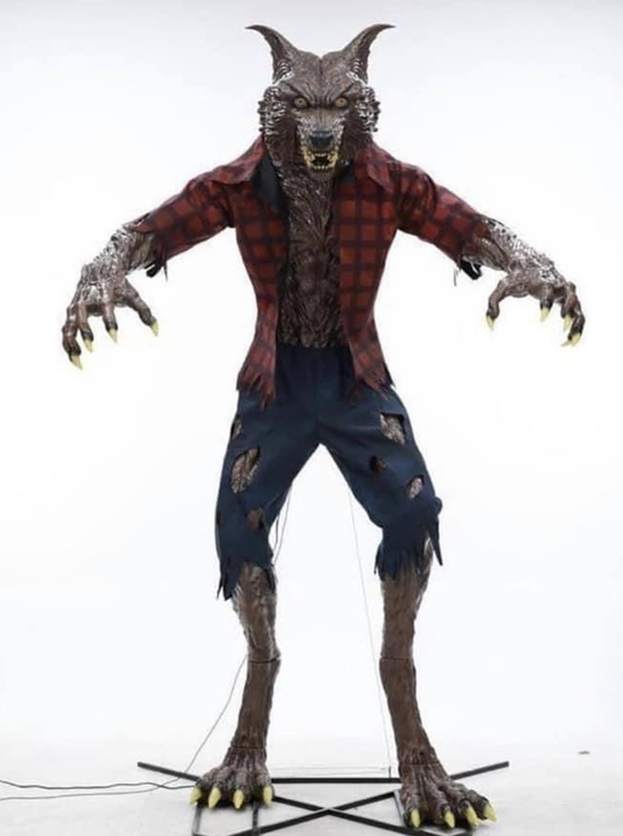 12′ Werewolf Rumored For Home Depot’s 2022 Halloween Lineup